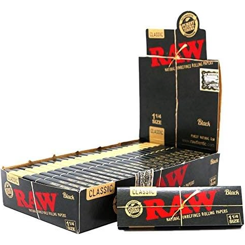 RAW Black 1 1/4" Classic Rolling Papers